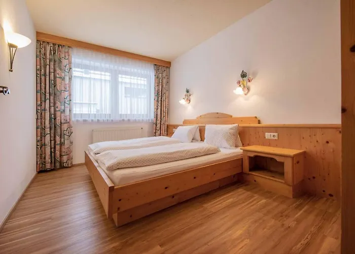 لانداوس غومبولد *